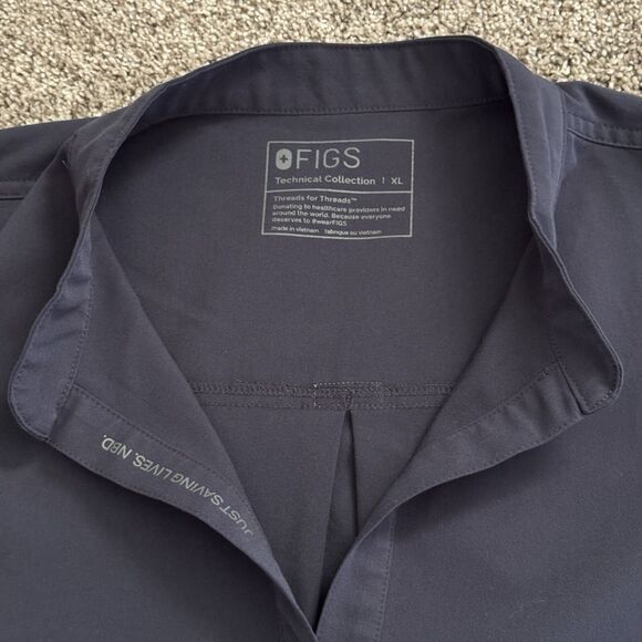 FIGS Rafaela Oversized Scrub Top WXXSW1003 Quiet Navy Women's Size XL - Picture 2 of 6